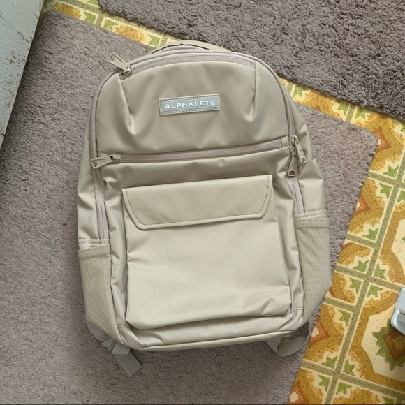 Alphalete ‘Voyager’ Pro Backpack (OS) - beige - Picture 1 of 6